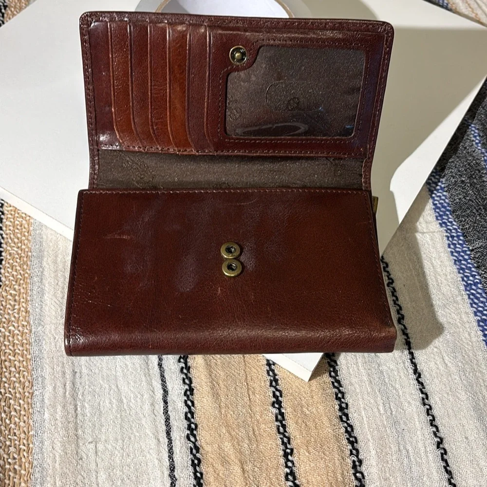 Fossil Brown Leather Wallet Timeless Design